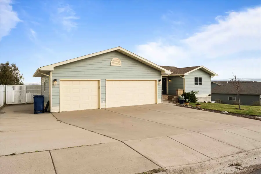 3209 Kingwood Drive, Great Falls, MT 59404 - #3