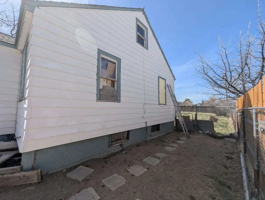 134 5th Avenue Ne, Cut Bank, MT 59427 - #3