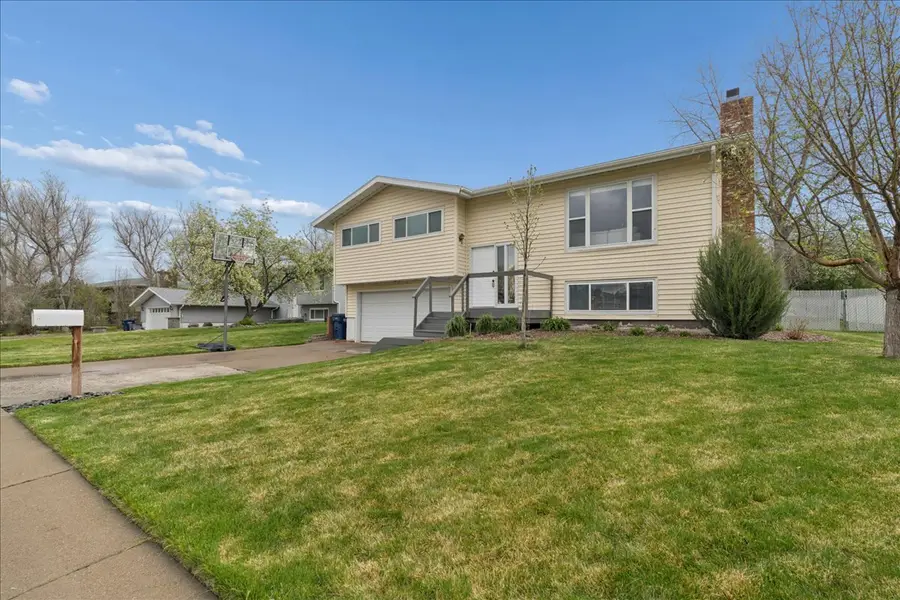2013 13th Street Sw, Great Falls, MT 59404 - #2