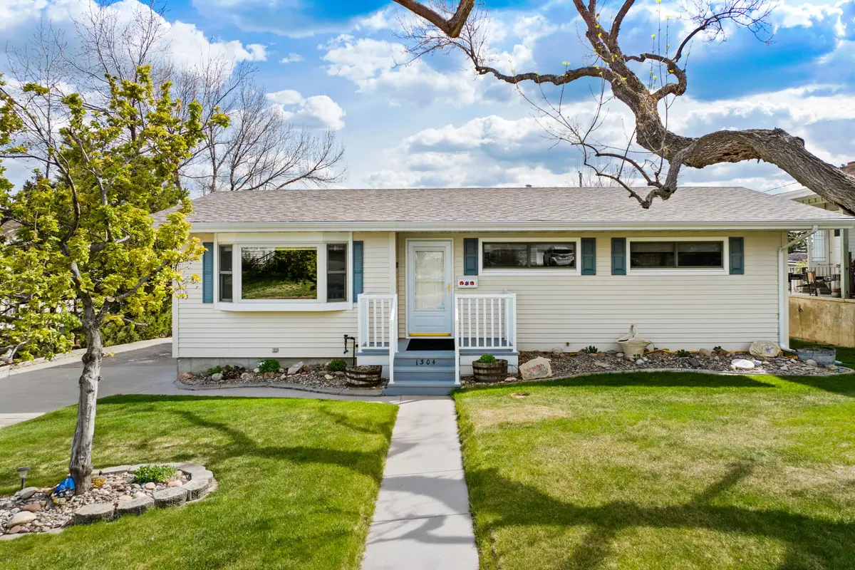 1304 Avenue C Nw, Great Falls, MT 59404 - #1