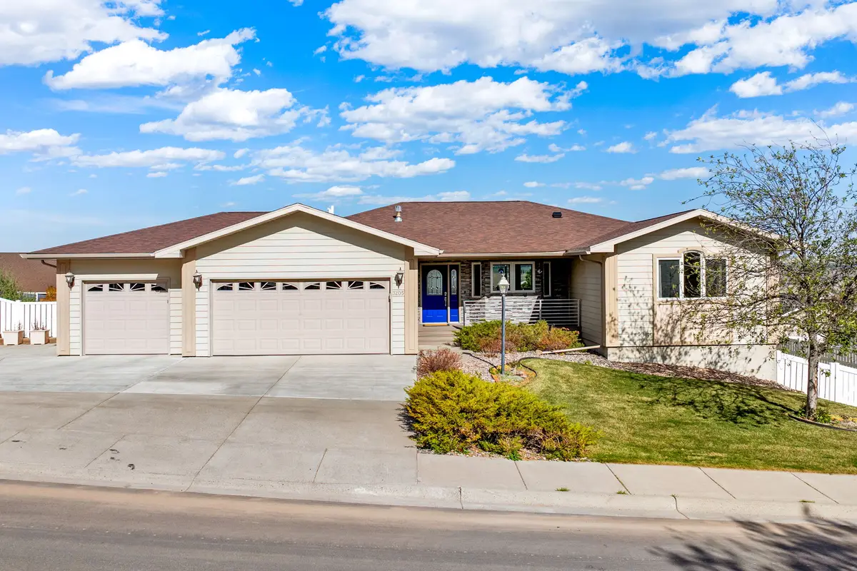3205 Kingwood Drive, Great Falls, MT 59404 - #1