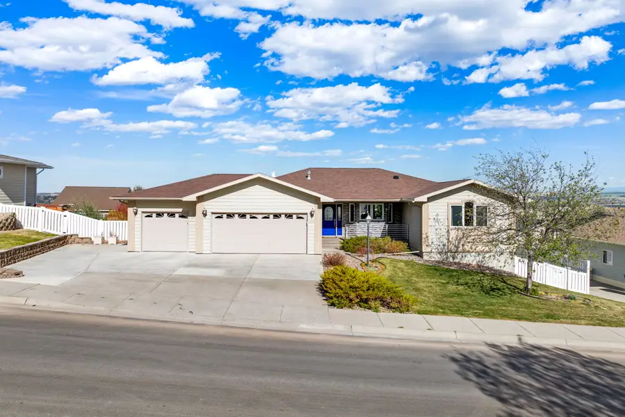 3205 Kingwood Drive, Great Falls, MT 59404 - #3