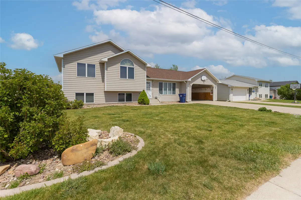 325 33rd Avenue Ne, Great Falls, MT 59404 - #1