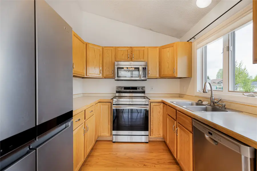 325 33rd Avenue Ne, Great Falls, MT 59404 - #3