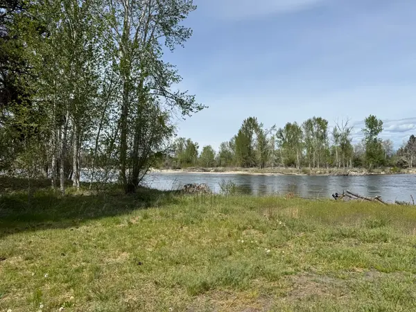 118 W Tucker Crossing, Victor, MT 59875