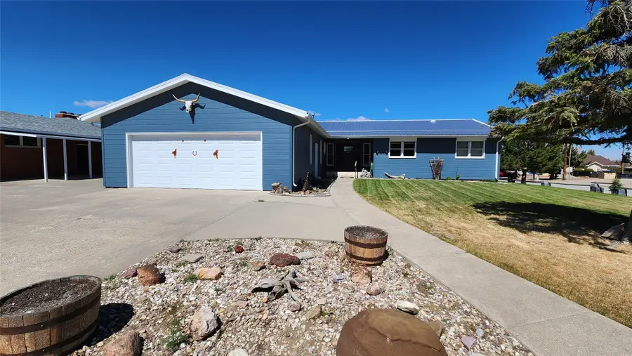 302 9th Avenue Se, Cut Bank, MT 59427 - #2