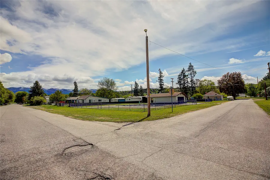 602 6th Avenue E, Polson, MT 59860 - #3