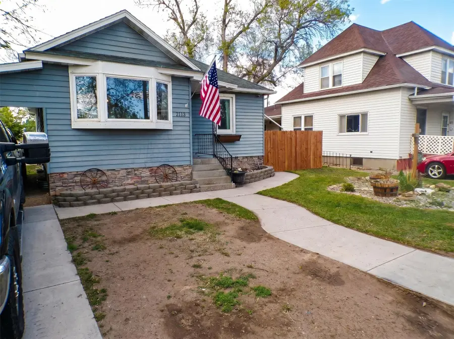 2113 8th Avenue N, Great Falls, MT 59401 - #2