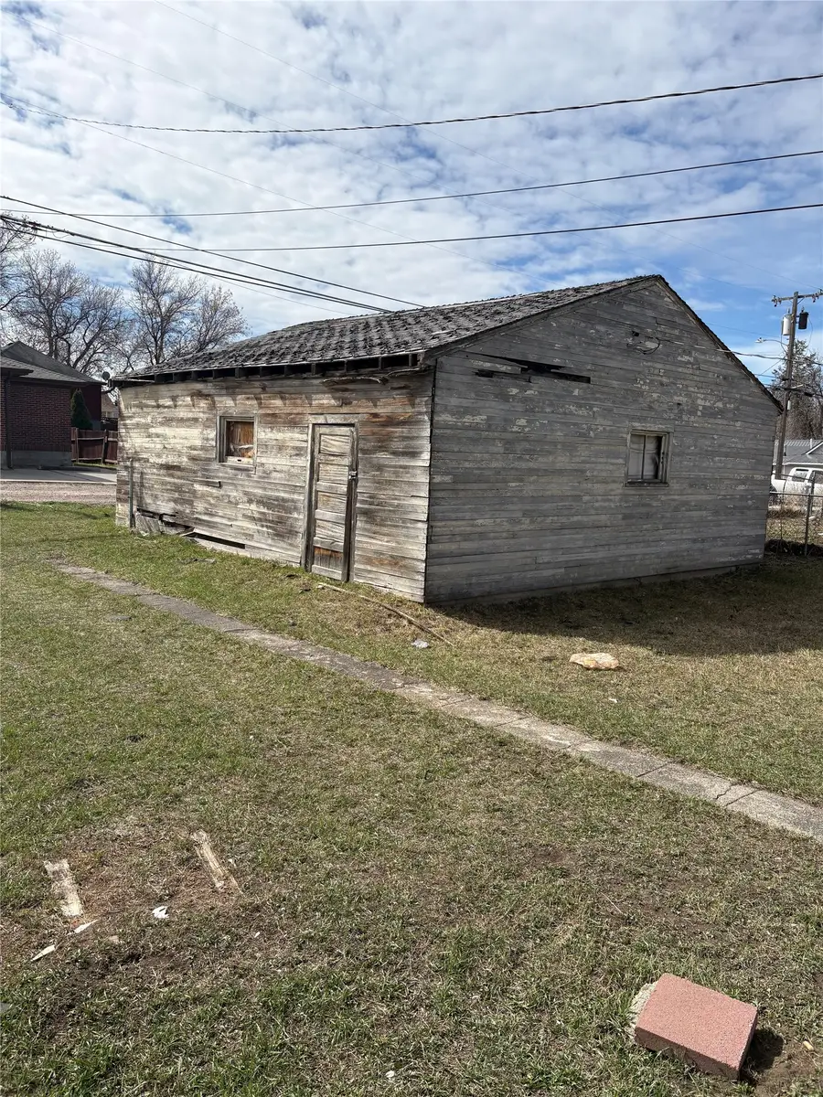 1116 8th Avenue S, Great Falls, MT 59405 - #2