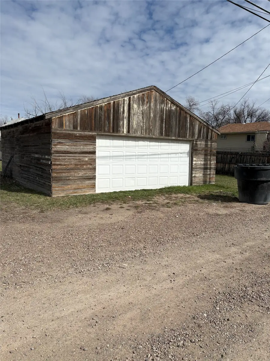 1116 8th Avenue S, Great Falls, MT 59405 - #3