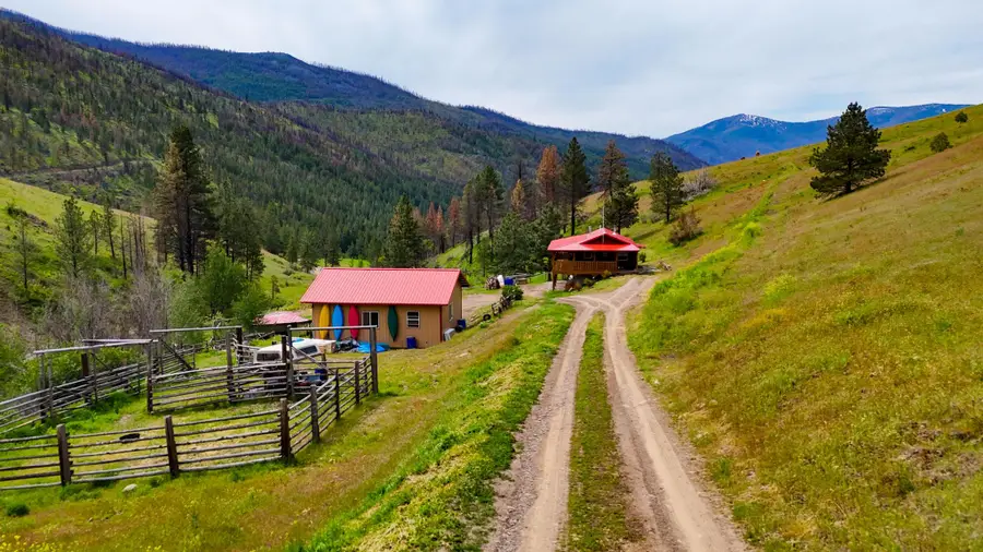 407 Mclaughlin Creek Road, Paradise, MT 59856 - #3
