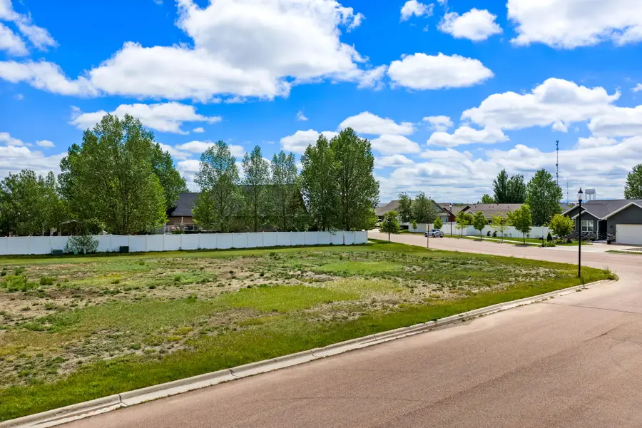 4601 11th Street Ne, Great Falls, MT 59404 - #3