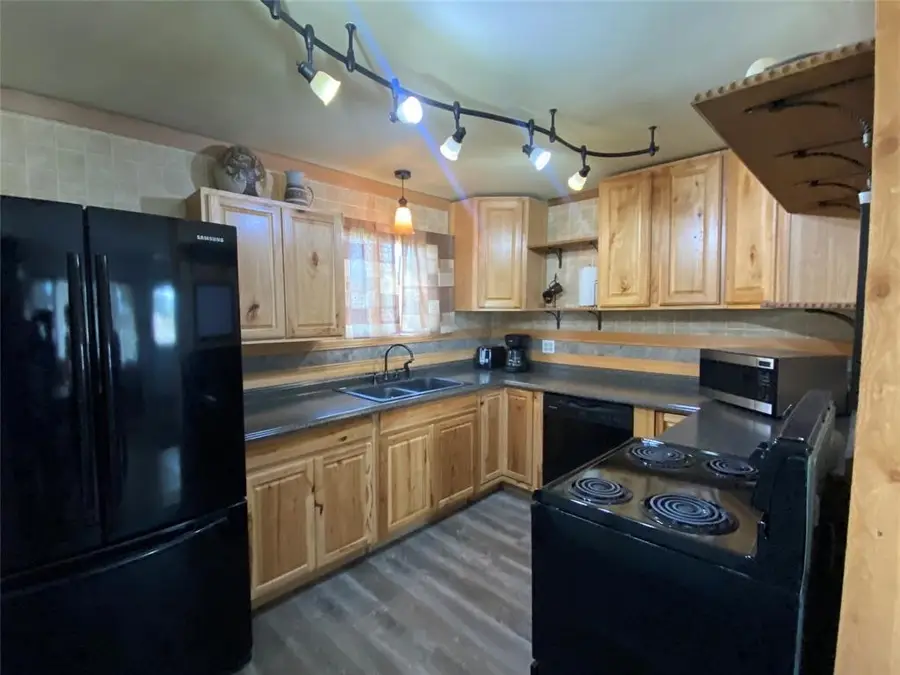 523 W Peterson Avenue, Deer Lodge, MT 59722 - #2