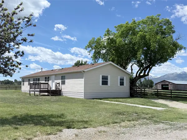 971 Willow Creek Cross Road, Corvallis, MT 59828