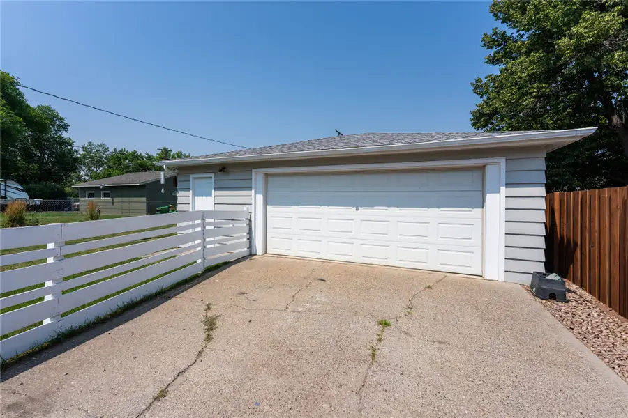 3511 8th Avenue S, Great Falls, MT 59405 - #3