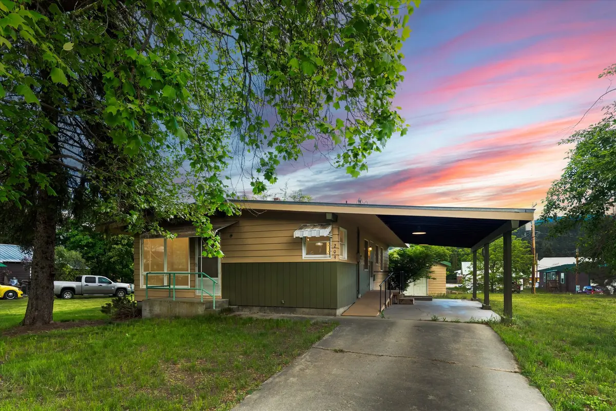209 E Mineral Avenue, Troy, MT 59935 - #1