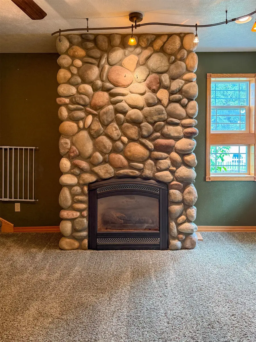 616 2nd Avenue S, Fairfield, MT 59436 - #3