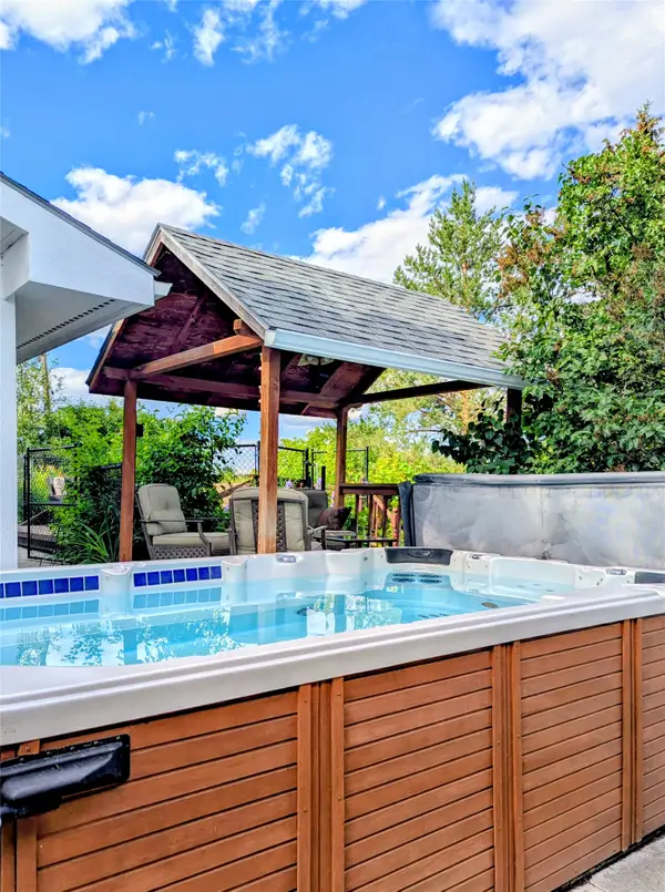 1321 8th Avenue E, Kalispell, MT 59901