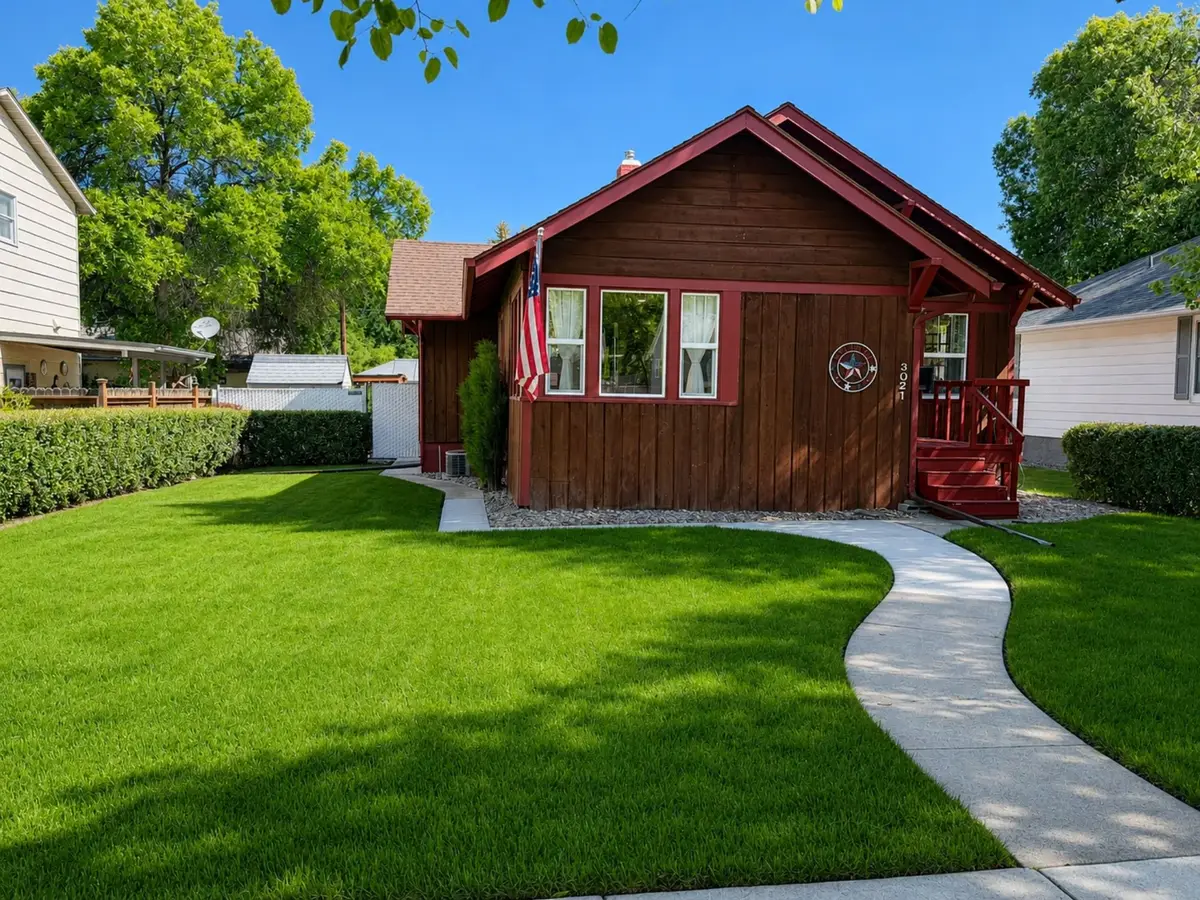 3021 1st Avenue N, Great Falls, MT 59401 - #1