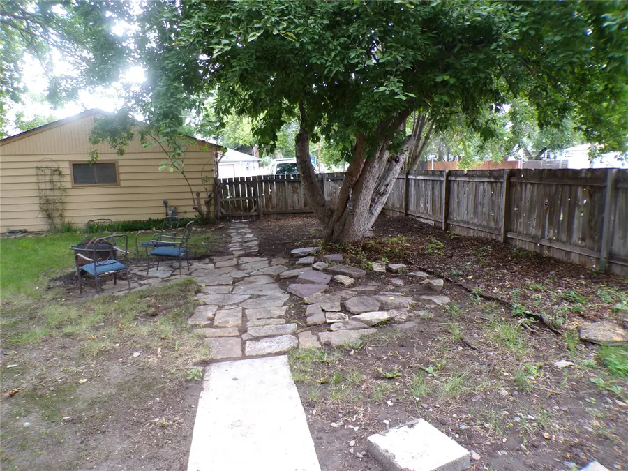 422 15th Street S, Great Falls, MT 59405 - #3