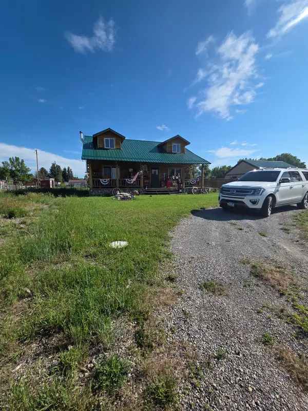 805 3rd Street Sw, Choteau, MT 59422