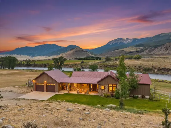 521 Us Highway 89 S, Gardiner, MT 59030