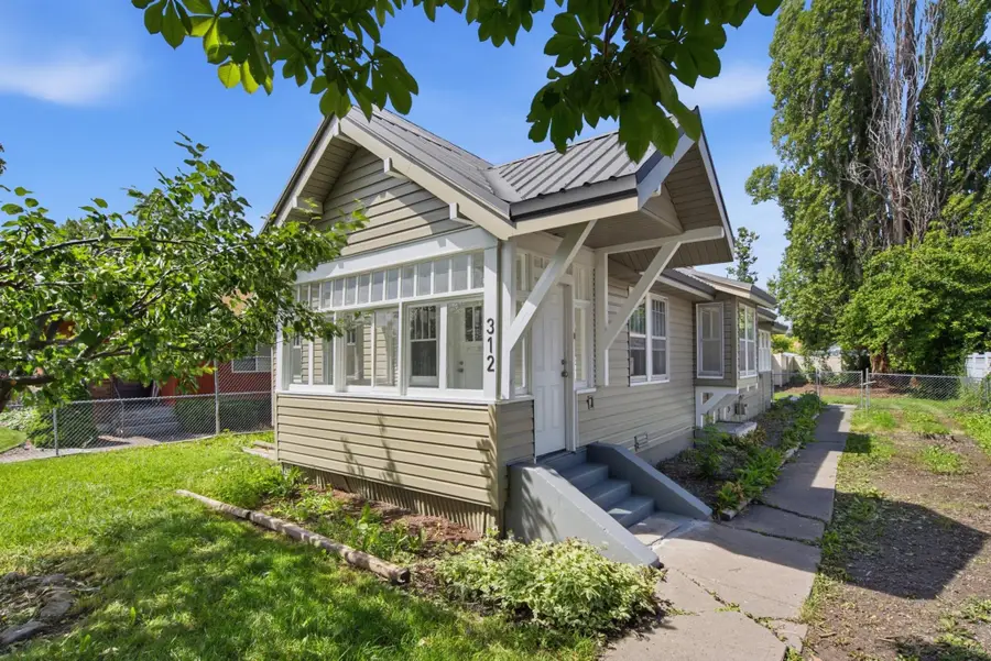 312 6th Avenue W, Kalispell, MT 59901 - #2