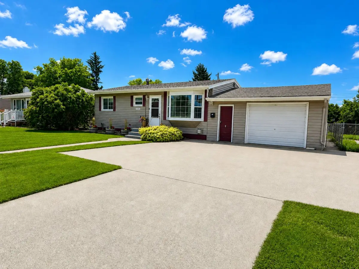 516 25th Avenue Ne, Great Falls, MT 59404 - #1