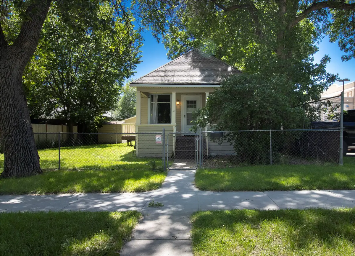806 1st Avenue Sw, Great Falls, MT 59404 - #1