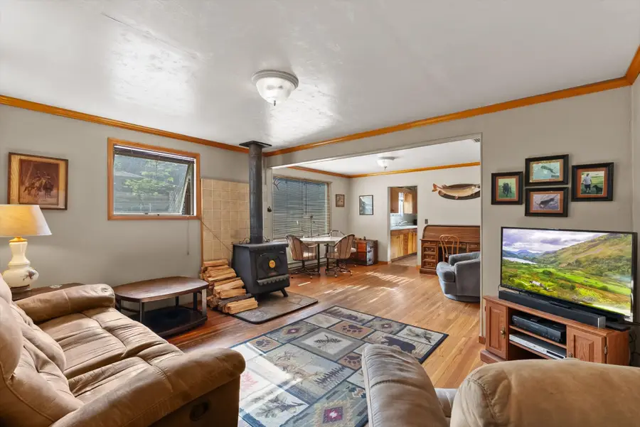 706 5th Avenue E, Polson, MT 59860 - #3