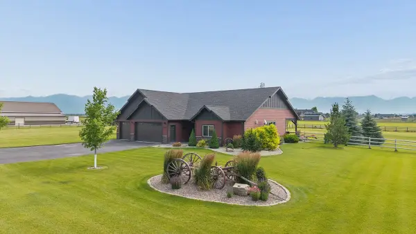 1620 Moon Bow Loop, Kalispell, MT 59901