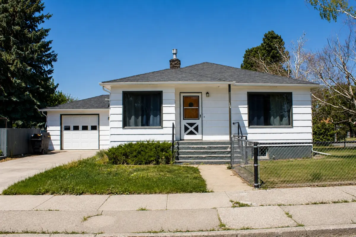 104 2nd Avenue Sw, Cut Bank, MT 59427 - #1