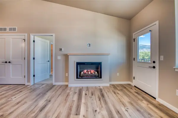 159 Canyon Falls Way #107, Hamilton, MT 59840