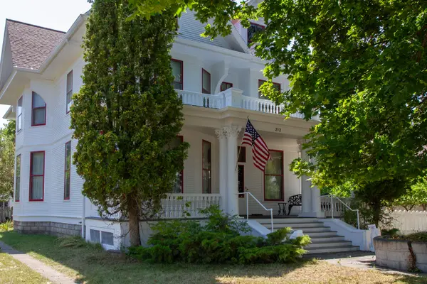 212 3rd Avenue E, Polson, MT 59860