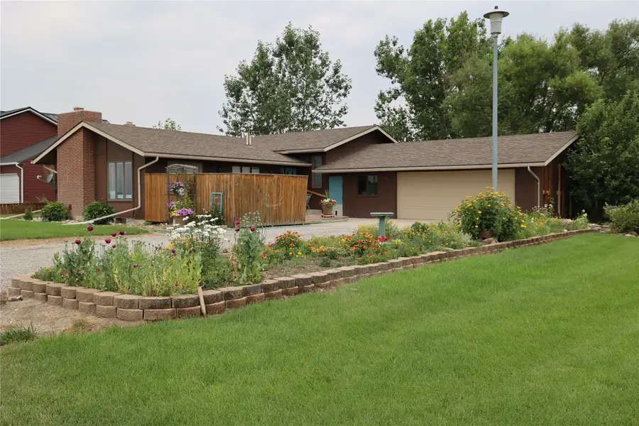 211 Illinois Avenue, Valier, MT 59486 - #2