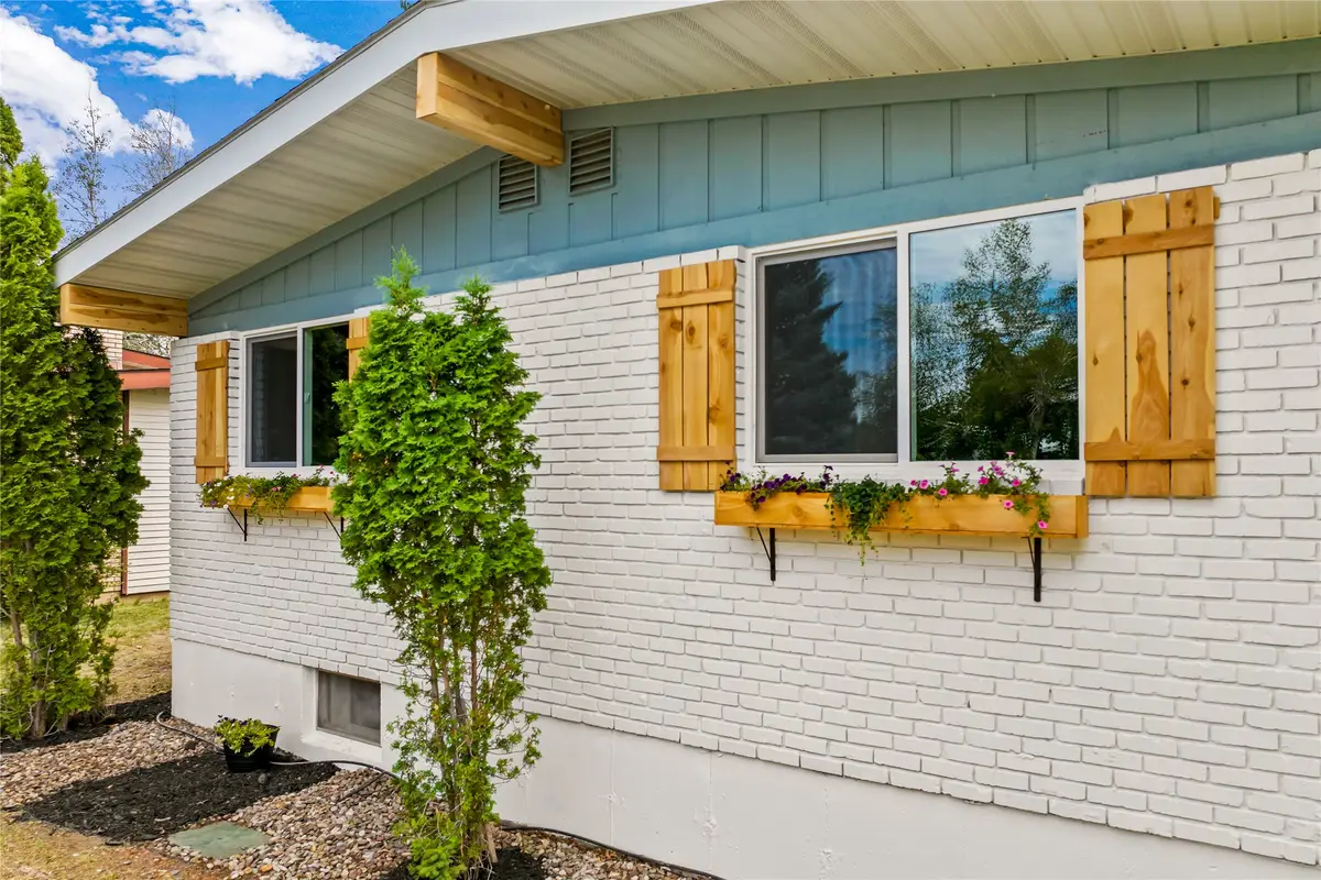 1220 26th Avenue Sw, Great Falls, MT 59404 - #1