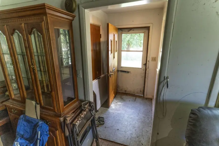 705 5th Avenue S, Glasgow, MT 59230 - #2