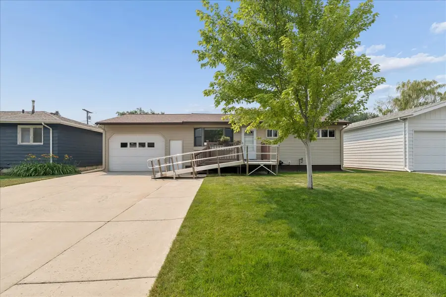 528 24th Avenue Ne, Great Falls, MT 59404 - #2