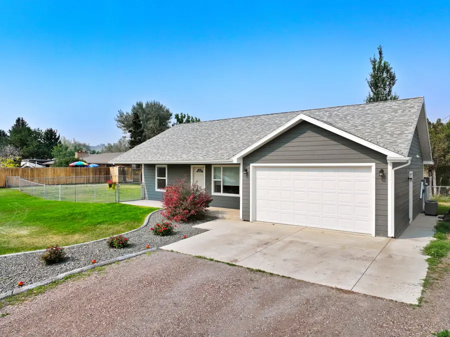2216 Central Avenue W, Great Falls, MT 59404 - #3