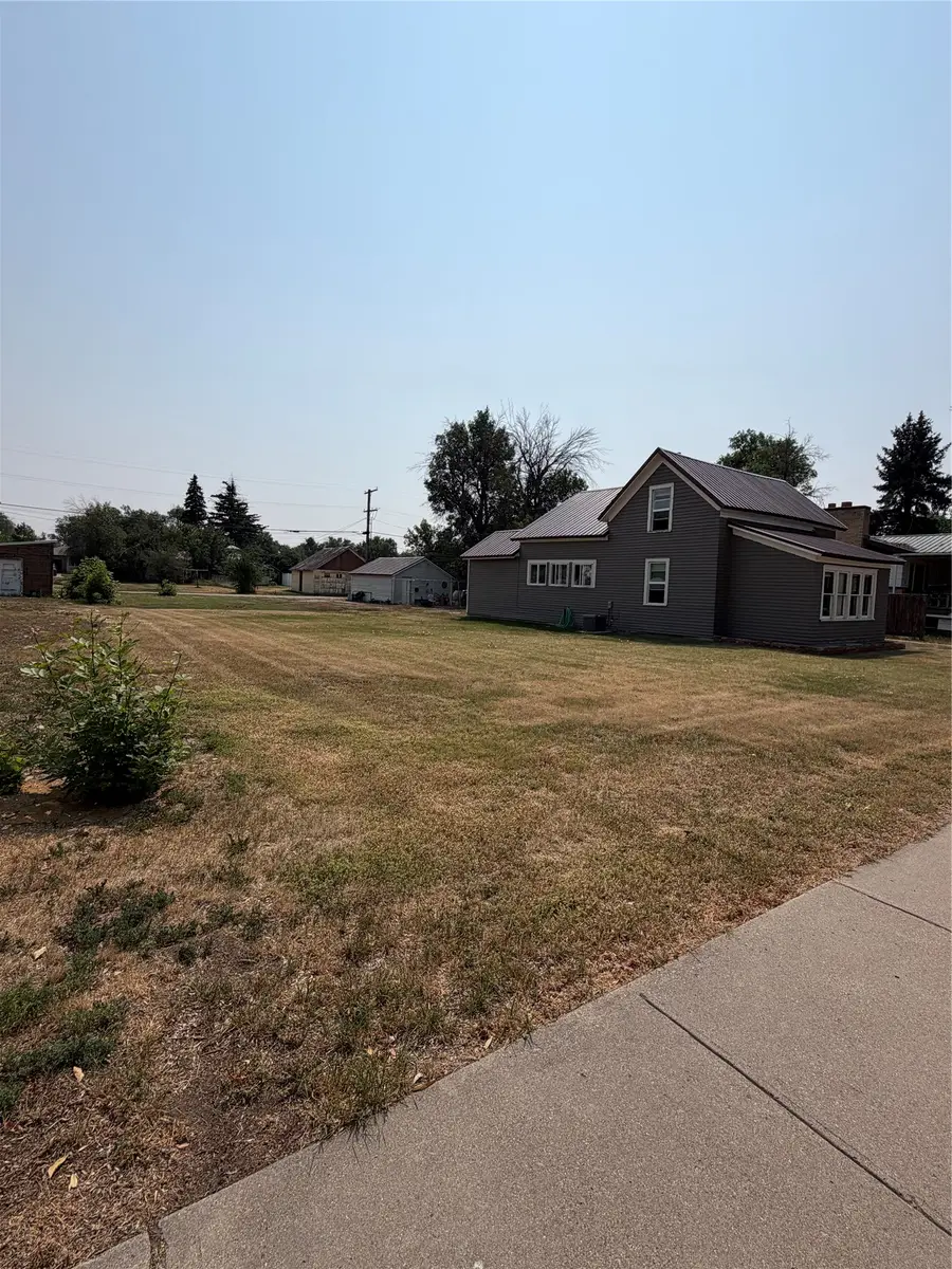 7 S Delaware Street, Conrad, MT 59425 - #2