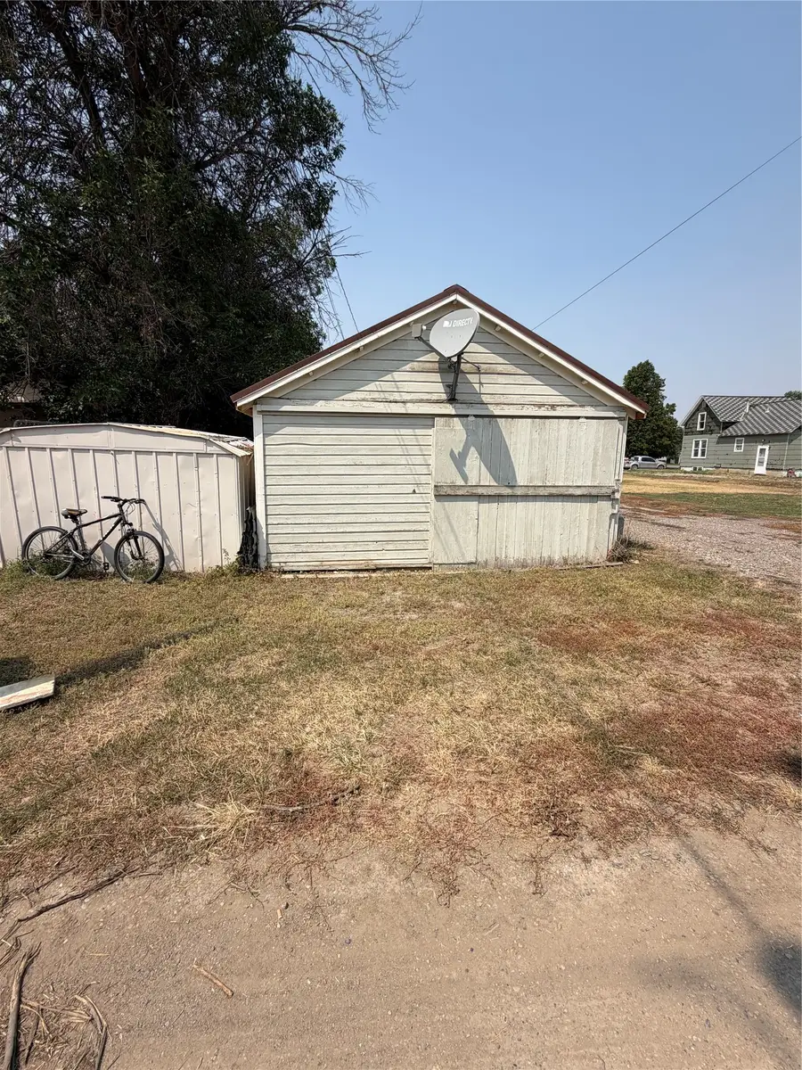 7 S Delaware Street, Conrad, MT 59425 - #3