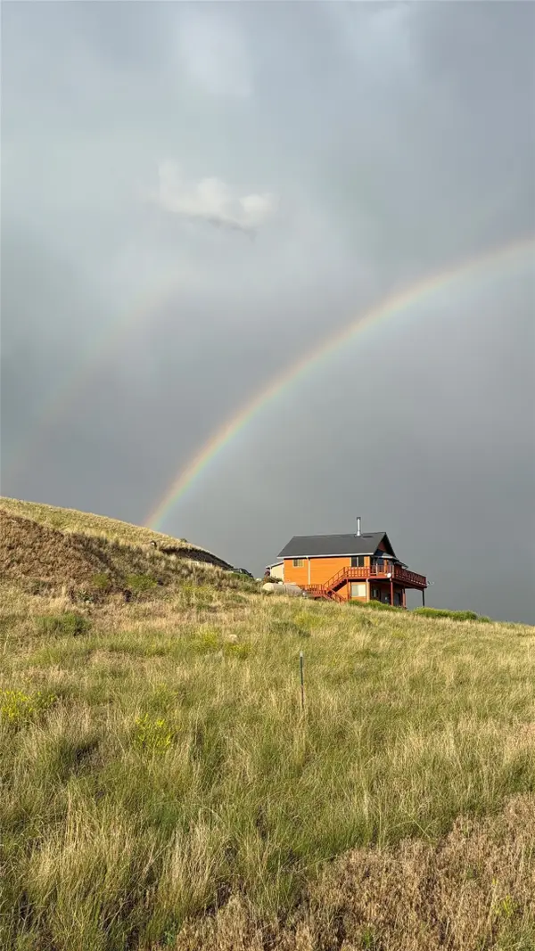 19 Aquila Lane, Emigrant, MT 59027