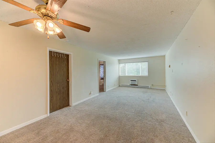 925 1st Avenue N, Great Falls, MT 59401 - #3