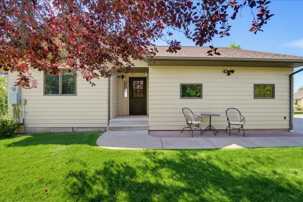 2909 5th Street Ne, Great Falls, MT 59404