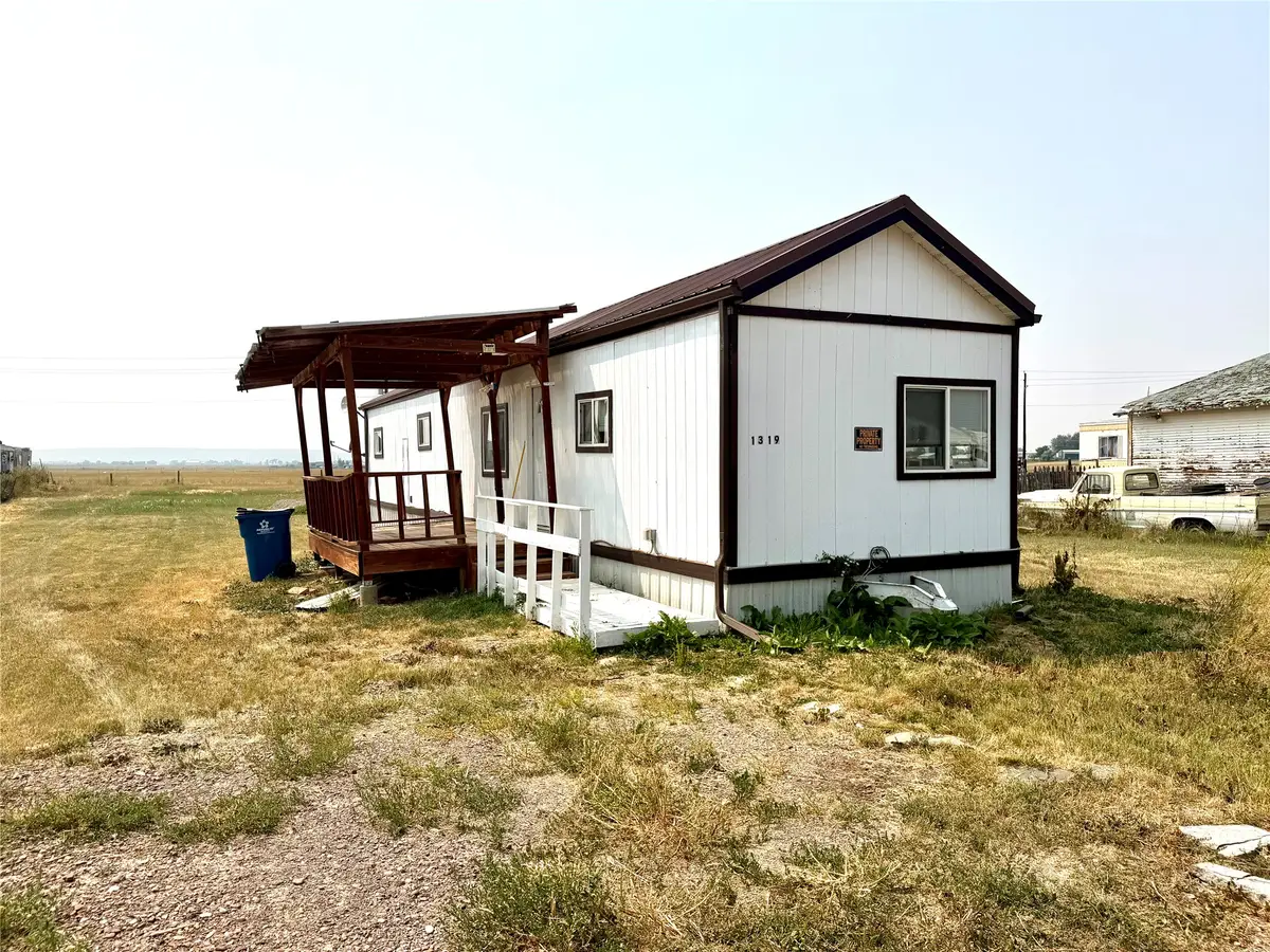 1319 Eisenhower Avenue, Great Falls, MT 59404 - #1