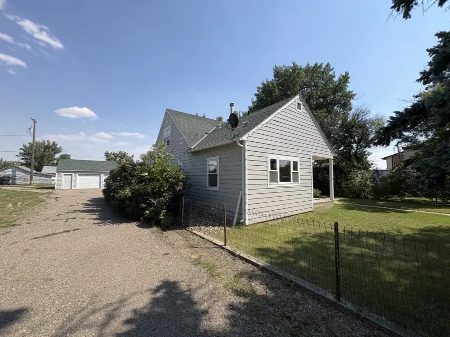 319 1st Street E, Chester, MT 59522 - #2