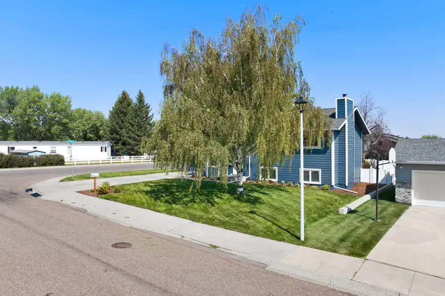 613 39a Street N, Great Falls, MT 59405 - #3