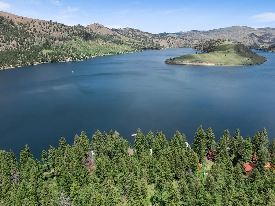 3280 Indian Trail Trak, Wolf Creek, MT 59648 - #2