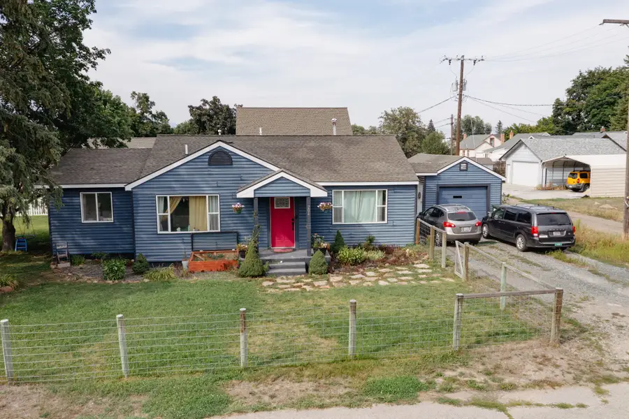 204 South Avenue, Stevensville, MT 59870 - #2