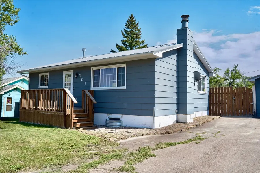 201 5th Avenue Ne, Cut Bank, MT 59427 - #2